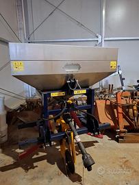 Spandiconcime Agrimix con interratori