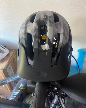 casco mimetico MTB