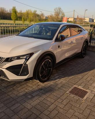 Peugeot 408 gt eat8 131 cv