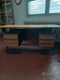 Scrivania vintage anni 60