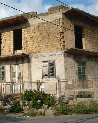 Palazzina indipendente su tre livelli - Via Nave