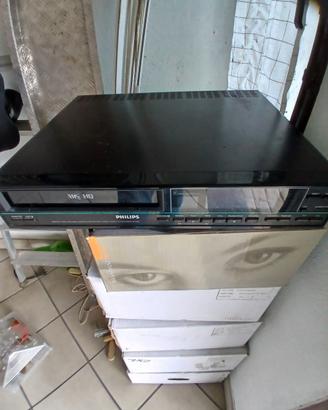 Videoregistratoe VHS PHILIPS