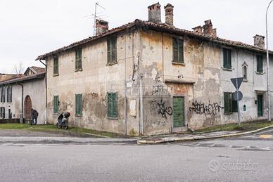 PORZIONE DI CASE IN CENTRO LURAGO D'ERBA
