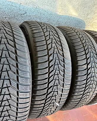 Pneumatici invernali HANKOOK
225/50 R18 99 V XL 