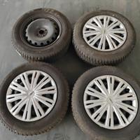 CERCHI IN FERRO R15 USATI CON GOMME E COPRICERCHI
