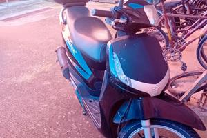 Peugeot Tweet 125 - 2012