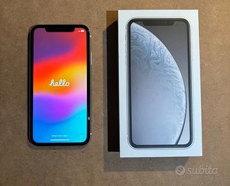 iPhone XR 64 GB + accessori (vedi descrizione)