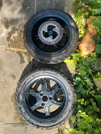 Cerchi e gomme motorino