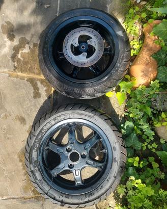 Cerchi e gomme motorino