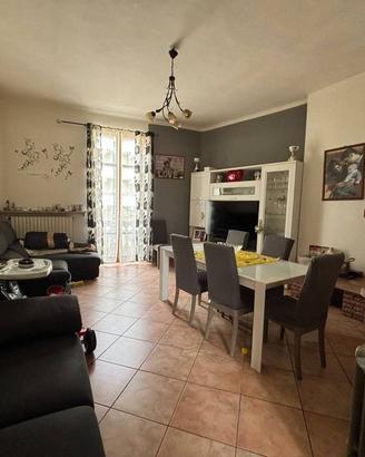 Appartamento a Vercelli, 4 locali