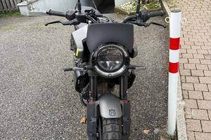 Husqvarna Svartpilen 401 Full Optional