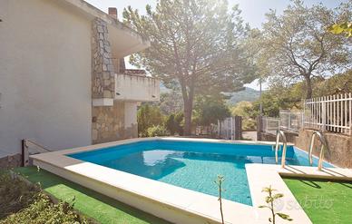 Splendida villa con piscina e giardino a 7 km dal