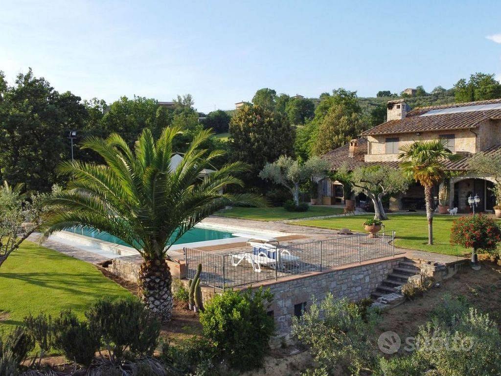 Rustico / Casale di 850 m² con più di 5 locali e b - Vista 5