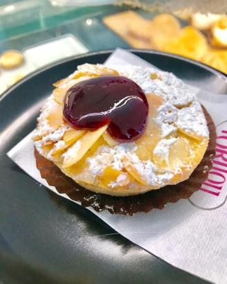 Bar tabacchi aggi alti pasticceria e sala slot