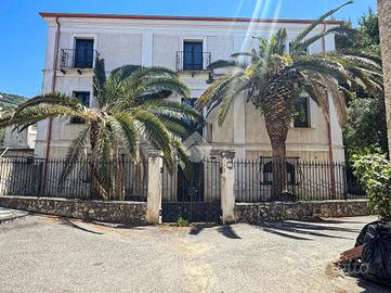 2 LOCALI A LONGOBARDI