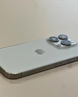Iphone 15 pro silver