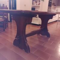 Tavolo legno massiccio stile frattino e sedie.