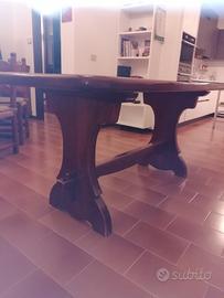 Tavolo legno massiccio stile frattino e sedie.