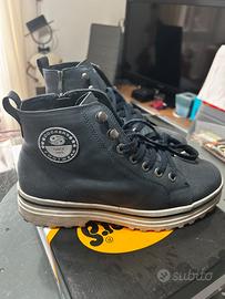 Scarponcini. DockerS