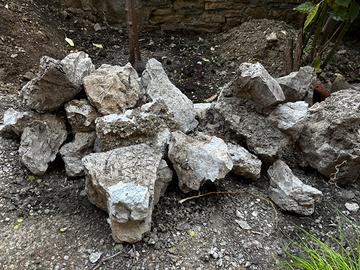 Pietre decorative naturali – ideali per giardino