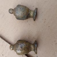 coppia di pinnacoli o finali in ottone 