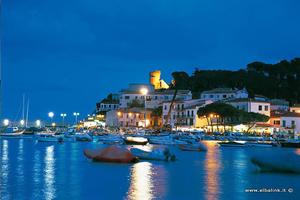 150m dal mare, Posto Auto, 2 Bagni, Lavatrice,2TV