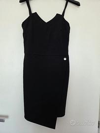 vestito nero tubino 