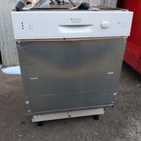 Lavastoviglie Ariston 