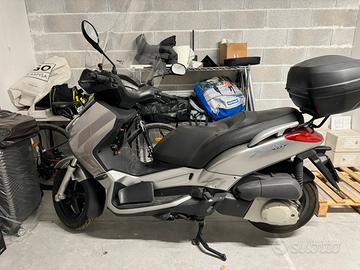Yamaha X-Max 250