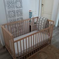 Lettino Ikea legno con materasso e paracolpi