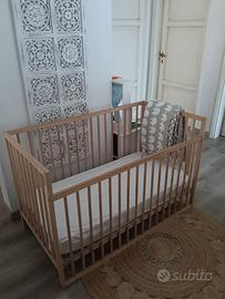 Lettino Ikea legno con materasso e paracolpi