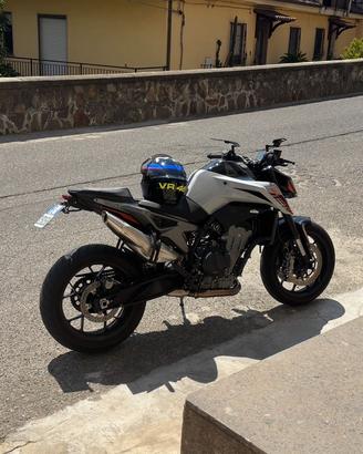 KTM DUKE 790 2024