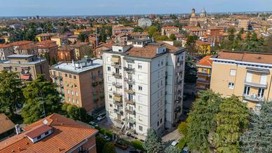 3 LOCALI A REGGIO NELL'EMILIA