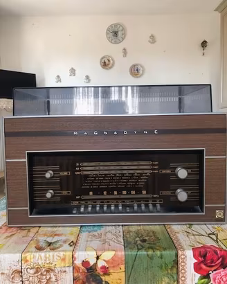 Radio Giradischi Magnadyne