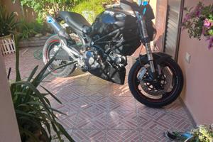 Monster 696
