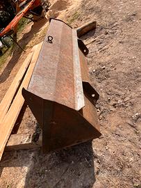 Caricatore frontale trattore