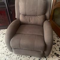 Poltrona alzapersona ribaltabile