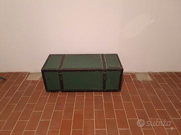 baule antico inizio 900 legno massello e ferro
