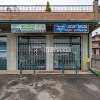 NEGOZIO IN VIA FONDOVALLE AL PIANO TERRA