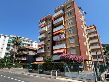 Appartamento di 94 m² con 4 locali a Vallecrosia