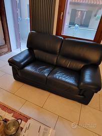n.2 divani in pelle nera