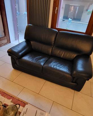 n.2 divani in pelle nera