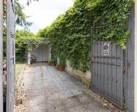 2 posti auto scoperti via Riguccio Galluzzi