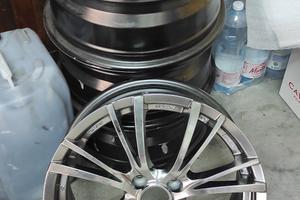 cerchi in lega da 16 pollici