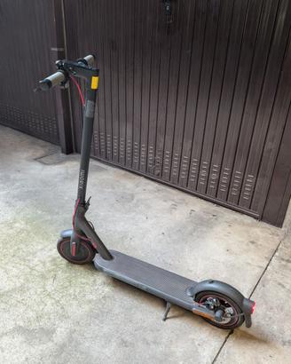 Monopattino elettrico Xiaomi 4 PRO
