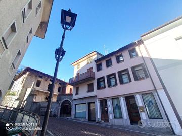 MOGGIO DI SOTTO APPARTAMENTO BICAMERE SU DUE P...