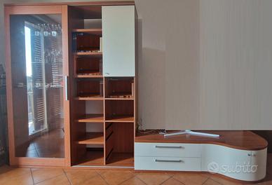 Mobile soggiorno color ciliegio e bianco panna