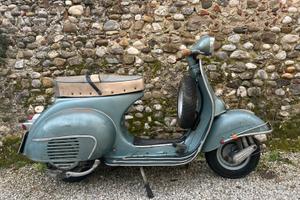 Vespa VBB 1 1962 da passaggio