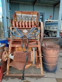 Macchina anticata schiaccia mandorle