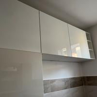 Mobile soggiorno besta ikea colonna più pensili